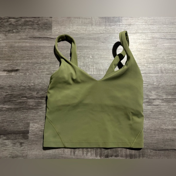 Women’s Lululemon Cropped Tank 2 - Picture 2 of 5